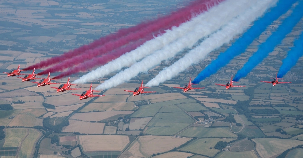 Red Arrows set to fly at Teignmouth Airshow in Devon